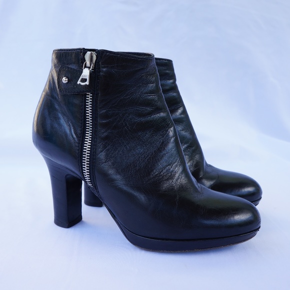 Dries Van Noten Leather Black Bootie - Picture 4 of 8